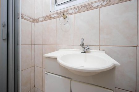 Casa à venda com 190m², 2 quartos e 2 vagasBanheiro