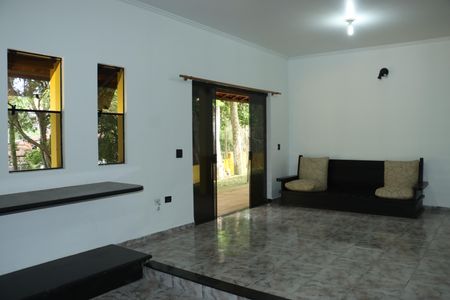 Casa para alugar com 3 quartos, 341m² em Chácaras Ana Lúcia, Embu das Artes