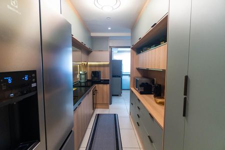 Apartamento para alugar com 132m², 4 quartos e 2 vagas Apartamento para alugar com 132m², 4 quartos e 2 vagasCozinha