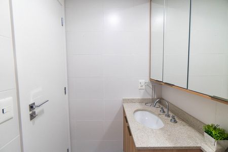 Apartamento para alugar com 132m², 4 quartos e 2 vagas Apartamento para alugar com 132m², 4 quartos e 2 vagasBanheiro da Suíte 2