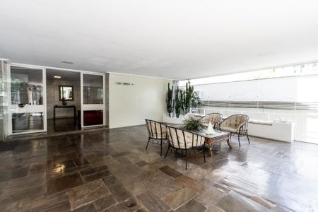 Apartamento à venda com 44m², 1 quarto e 1 vagaHall do Prédio