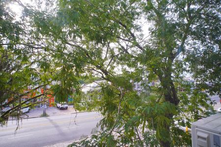 Quarto 2 de apartamento para alugar com 3 quartos, 86m² em Vila Ipiranga, Porto Alegre