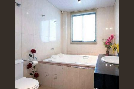 Casa para alugar com 3 quartos, 450m² em Serra, Belo Horizonte