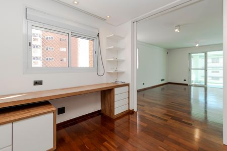 Apartamento à venda com 177m², 3 quartos e 4 vagasEscritório