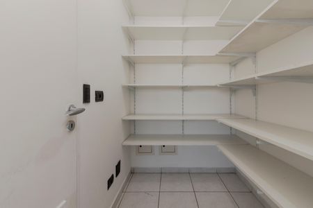 Apartamento à venda com 177m², 3 quartos e 4 vagasDespensa