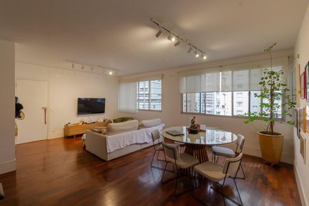 Sala de apartamento para alugar com 3 quartos, 125m² em Indianópolis, São Paulo