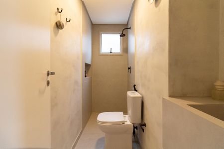 Apartamento à venda com 234m², 3 quartos e 3 vagas Apartamento à venda com 234m², 3 quartos e 3 vagasBanheiro da Suíte 1