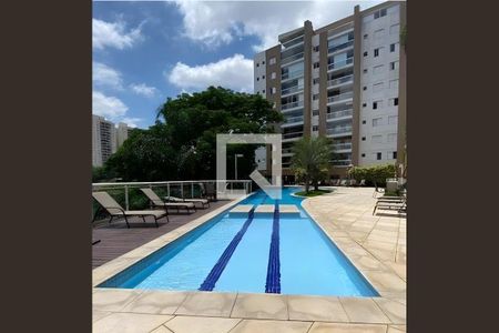 Apartamento à venda com 234m², 3 quartos e 3 vagas Apartamento à venda com 234m², 3 quartos e 3 vagasÁrea comum - Piscina