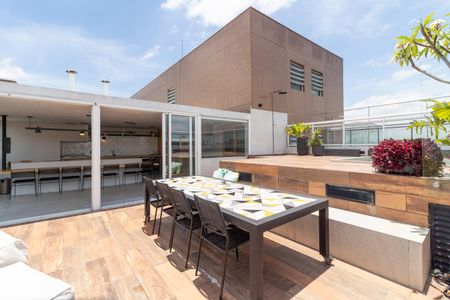 Apartamento à venda com 234m², 3 quartos e 3 vagas Apartamento à venda com 234m², 3 quartos e 3 vagasTerraço - Área de lazer