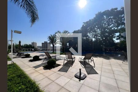 Apartamento à venda com 234m², 3 quartos e 3 vagas Apartamento à venda com 234m², 3 quartos e 3 vagasÁrea comum - Piscina