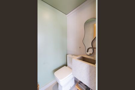 Apartamento à venda com 234m², 3 quartos e 3 vagas Apartamento à venda com 234m², 3 quartos e 3 vagasBanheiro da área de lazer