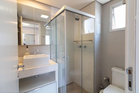 Apartamento à venda com 234m², 3 quartos e 3 vagas Apartamento à venda com 234m², 3 quartos e 3 vagasBanheiro da Suíte 2