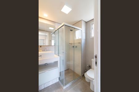 Apartamento à venda com 234m², 3 quartos e 3 vagas Apartamento à venda com 234m², 3 quartos e 3 vagasBanheiro da Suíte 2