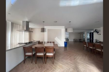 Apartamento à venda com 234m², 3 quartos e 3 vagas Apartamento à venda com 234m², 3 quartos e 3 vagasÁrea comum - Salão de festas