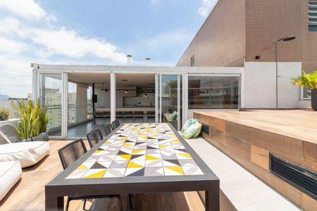 Apartamento à venda com 234m², 3 quartos e 3 vagas Apartamento à venda com 234m², 3 quartos e 3 vagasTerraço - Área de lazer