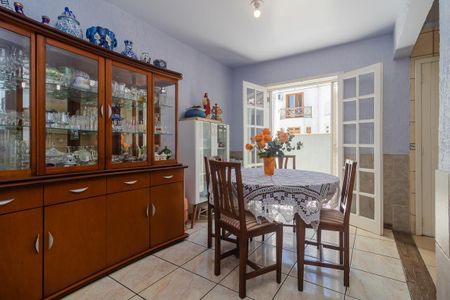 Casa à venda com 3 quartos, 161m² em Guarujá, Porto Alegre