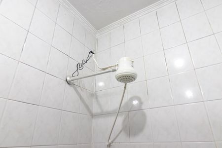 Casa para alugar com 120m², 2 quartos e 1 vagaDetalhe do banheiro da suíte