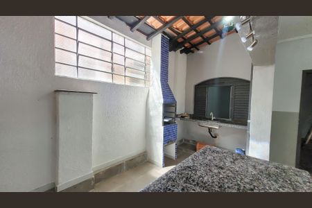 Casa à venda com 160m², 3 quartos e sem vagaÁrea gourmet