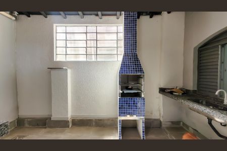 Casa à venda com 160m², 3 quartos e sem vagaÁrea gourmet