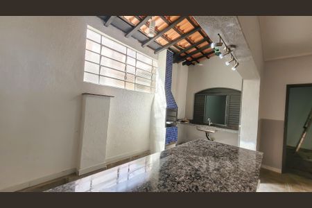 Casa à venda com 160m², 3 quartos e sem vagaÁrea gourmet