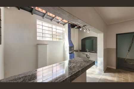 Casa à venda com 160m², 3 quartos e sem vagaÁrea gourmet