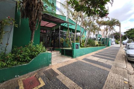 Apartamento para alugar com 72m², 2 quartos e 2 vagasFachado Condomínio