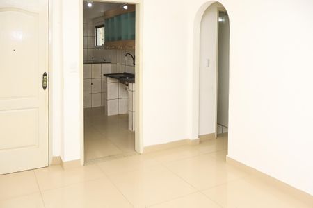Sala de apartamento para alugar com 2 quartos, 85m² em Jardim Placaford, Salvador