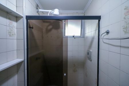 Banheiro de apartamento para alugar com 2 quartos, 56m² em São José, São Caetano do Sul