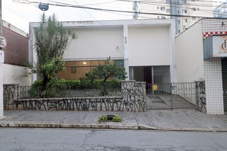 Casa à venda com 200m², 2 quartos e 2 vagasFachada