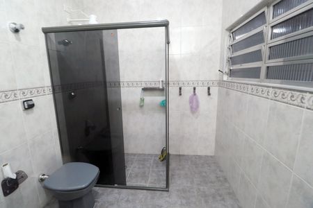 Casa à venda com 200m², 2 quartos e 2 vagasBanheiro