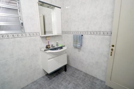Casa à venda com 200m², 2 quartos e 2 vagasBanheiro