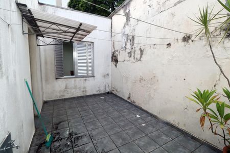 Casa à venda com 200m², 2 quartos e 2 vagasQuintal