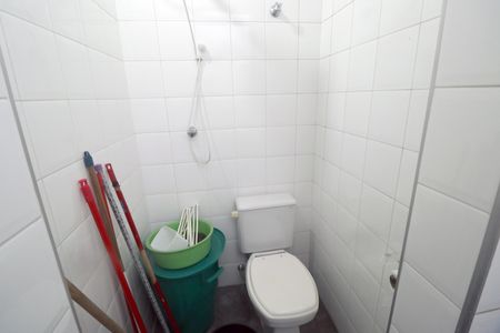 Casa à venda com 200m², 2 quartos e 2 vagasBanheiro de serviço