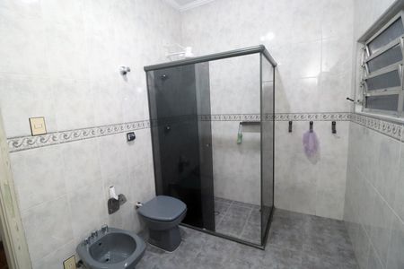 Casa à venda com 200m², 2 quartos e 2 vagasBanheiro