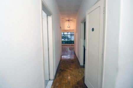 Casa à venda com 200m², 2 quartos e 2 vagasCorredor