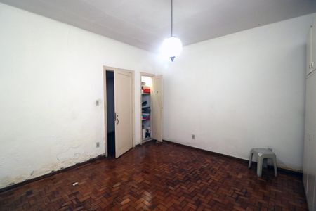 Casa à venda com 200m², 2 quartos e 2 vagasQuarto 1