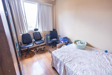 quarto 2 de apartamento para alugar com 3 quartos, 74m² em Heliópolis, Belo Horizonte