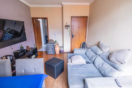 sala de apartamento para alugar com 3 quartos, 74m² em Heliópolis, Belo Horizonte