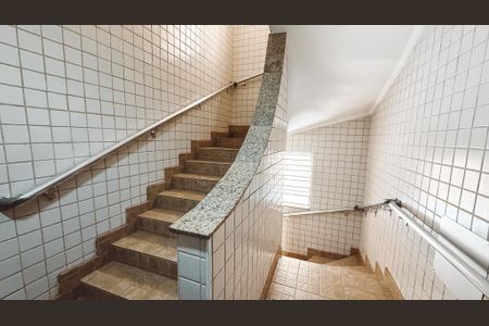 Apartamento à venda com 40m², 1 quarto e sem vagaEscada