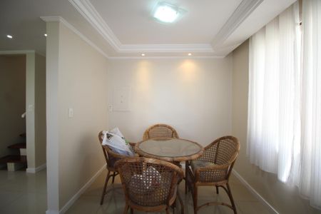 Apartamento à venda com 215m², 3 quartos e 1 vagaSala de Jantar