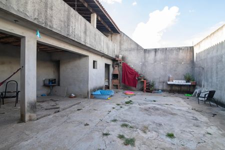 Casa para alugar com 250m², 3 quartos e 2 vagas Casa para alugar com 250m², 3 quartos e 2 vagasQuintal