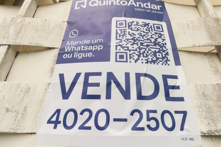 Casa à venda com 154m², 3 quartos e 3 vagasFachada - Placa Código IYJT-180