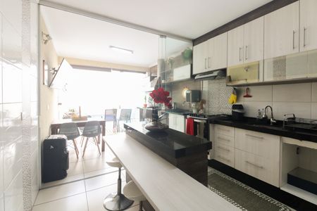 Casa à venda com 154m², 3 quartos e 3 vagasCozinha 