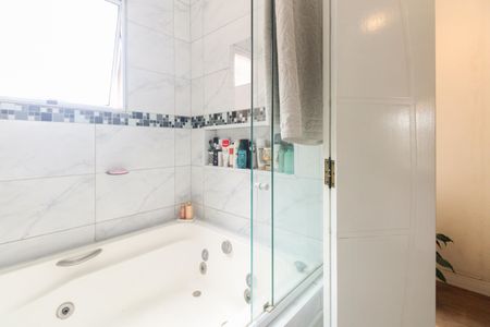 Casa à venda com 154m², 3 quartos e 3 vagasBanheiro Suíte 1