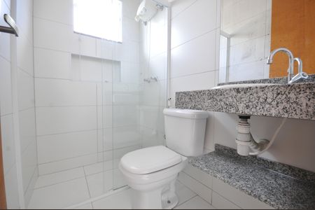 Casa de condomínio para alugar com 67m², 2 quartos e 1 vagaBanheiro da Suíte 1