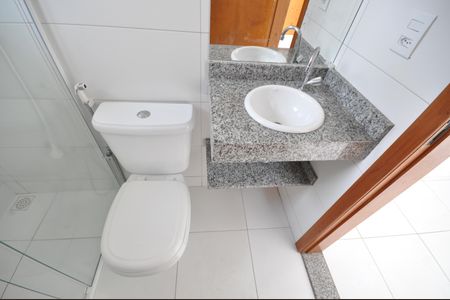 Casa de condomínio para alugar com 67m², 2 quartos e 1 vagaBanheiro da Suíte 1