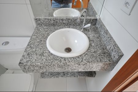 Casa de condomínio para alugar com 67m², 2 quartos e 1 vagaBanheiro da Suíte 1