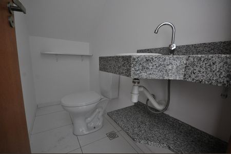 Casa de condomínio para alugar com 67m², 2 quartos e 1 vagaLavabo