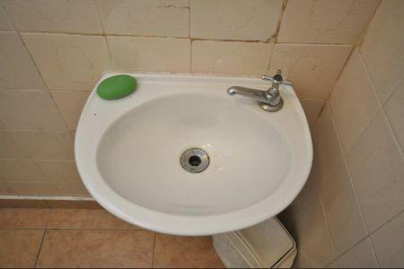 Casa à venda com 242m², 3 quartos e 2 vagasBanheiro 4