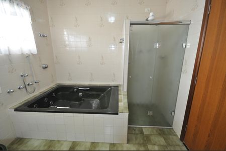 Casa à venda com 242m², 3 quartos e 2 vagasBanheiro Social